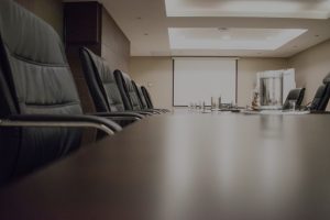 Адвокати в Бургас: адвокатско дружество или самостоятелен адвокат
